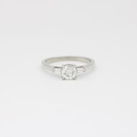 Solitaire diamant épaulé de 2 tapers